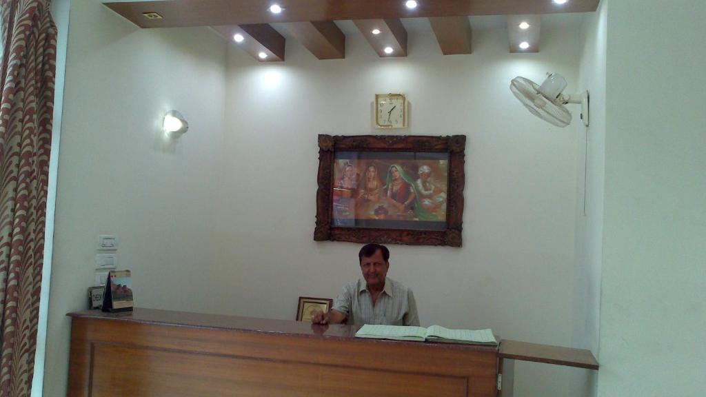Hotel Tourist Rest House Agra Kültér fotó